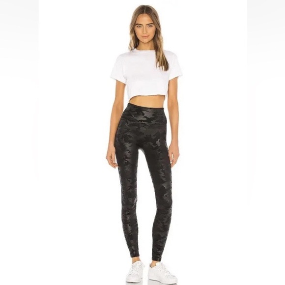 Spanx Faux Leather Leggings - 20185R - Matte Black Camo - S Small - Picture 1 of 11